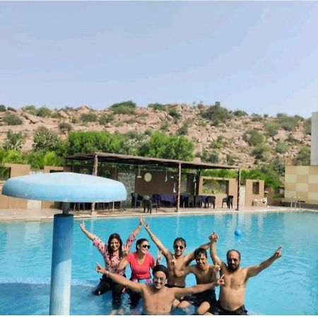 3Season Resort Hampi Bagian luar foto