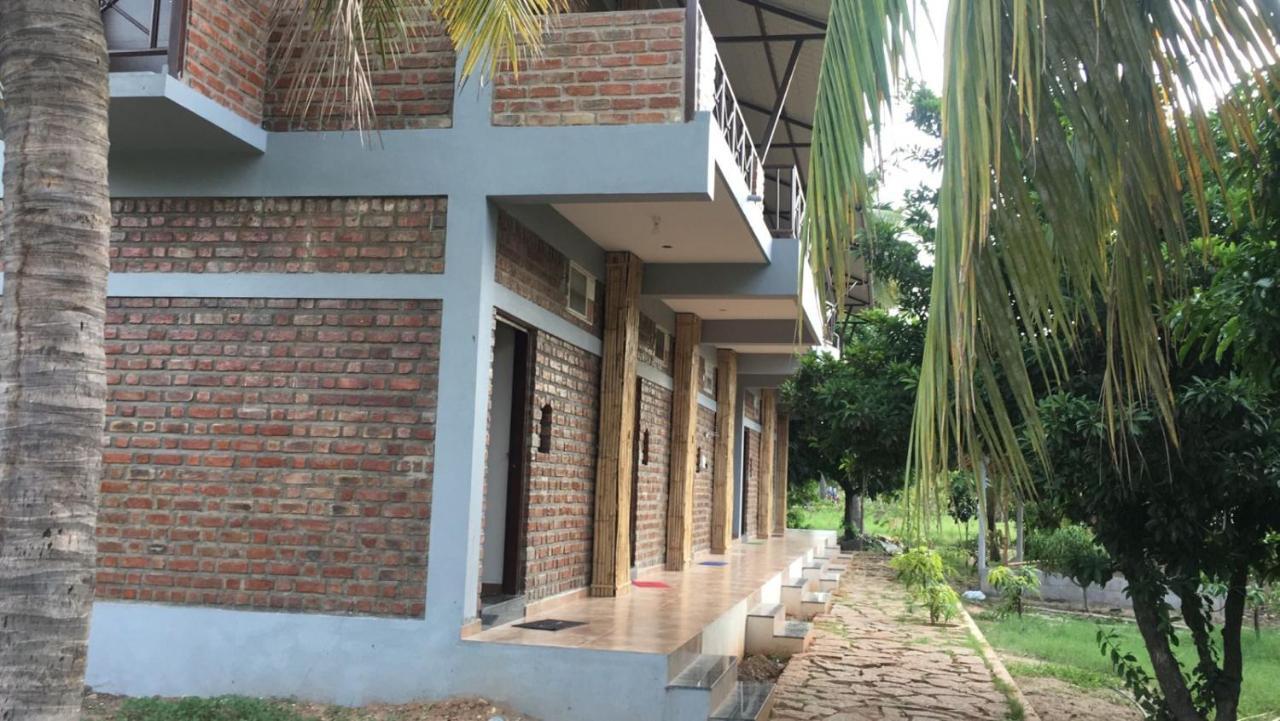 3Season Resort Hampi Bagian luar foto